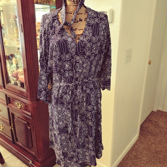 Robe and Matching Head Band - Picture 3 of 3